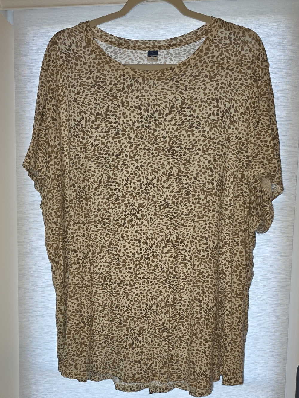 Old Navy Cream, Tan, And Brown Print Short Sleeve Tee